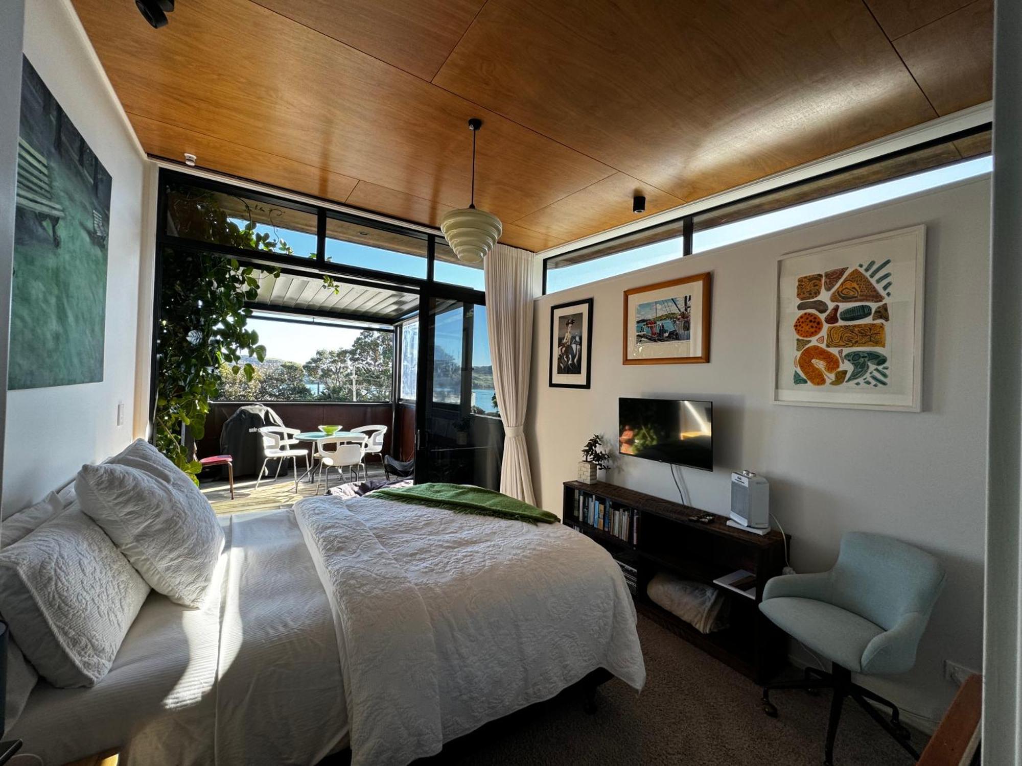 Studio With A View Raglan Bagian luar foto